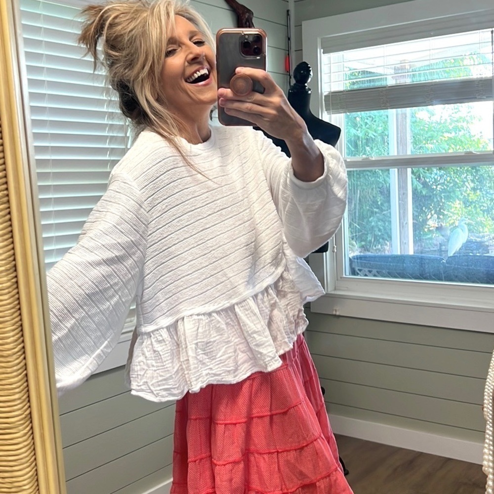 Versona White Ruffled Peplum Long Sleeve Top